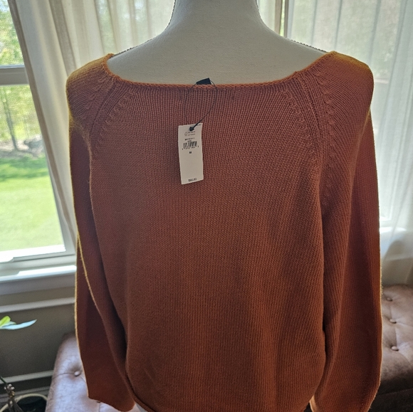 NWT, Banana Republic, wide neck, orange, crop, sweater, size M. - Picture 2 of 3